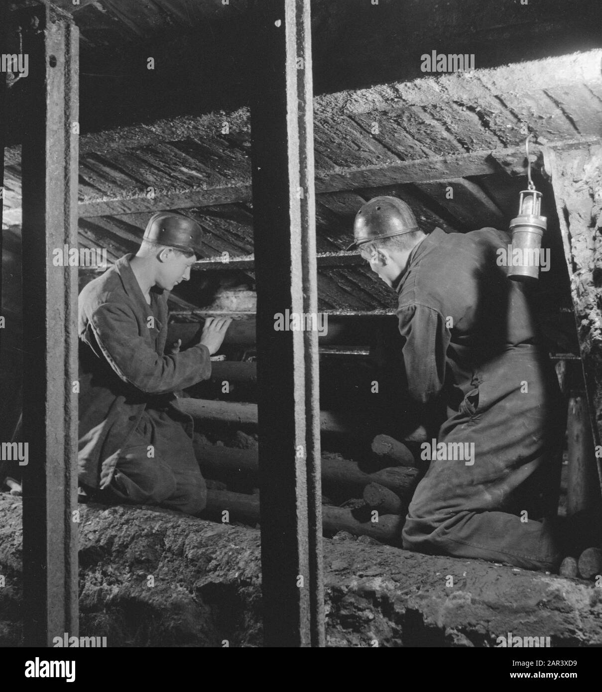 Kolenmijnen Limbourg Kolenmijnen Limbourg Date : 21 Novembre 1945 Lieu : Limbourg Mots Clés : Exploitation Minière, Mines, Mineurs Banque D'Images