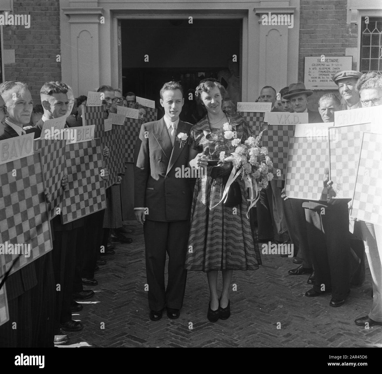 Mariage Roozenburg (World champion checkers) Right Keller Date : 6 octobre 1951 mots clés : barrages, mariages, champions du monde Banque D'Images