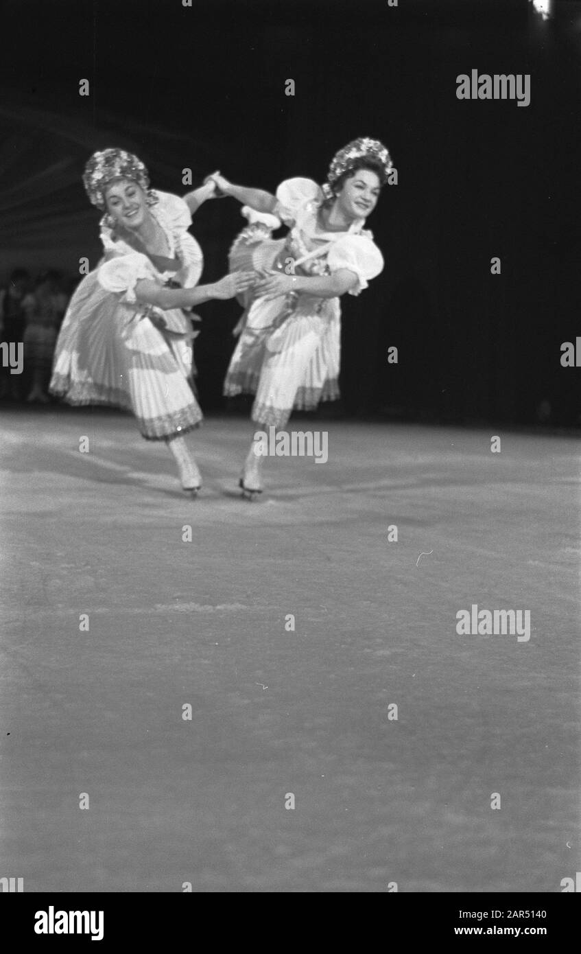 Répétition générale du Ballet de glace de Maxi et Ernest Bier à Utrecht Date : 23 décembre 1959 lieu : Utrecht mots clés : IJsballet, répétitions Nom personnel : Ernest Bier Banque D'Images