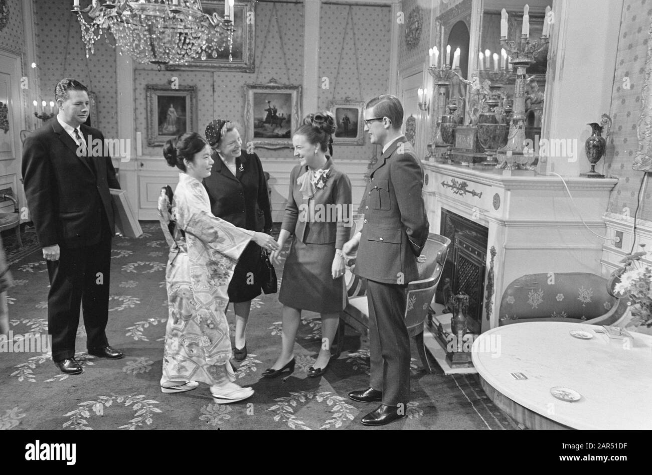 Don De Son Altesse Royale La Princesse Irene Date : 8 Août 1949 Mots Clés : Cadeaux Nom De Personne : Irene, Princesse Banque D'Images