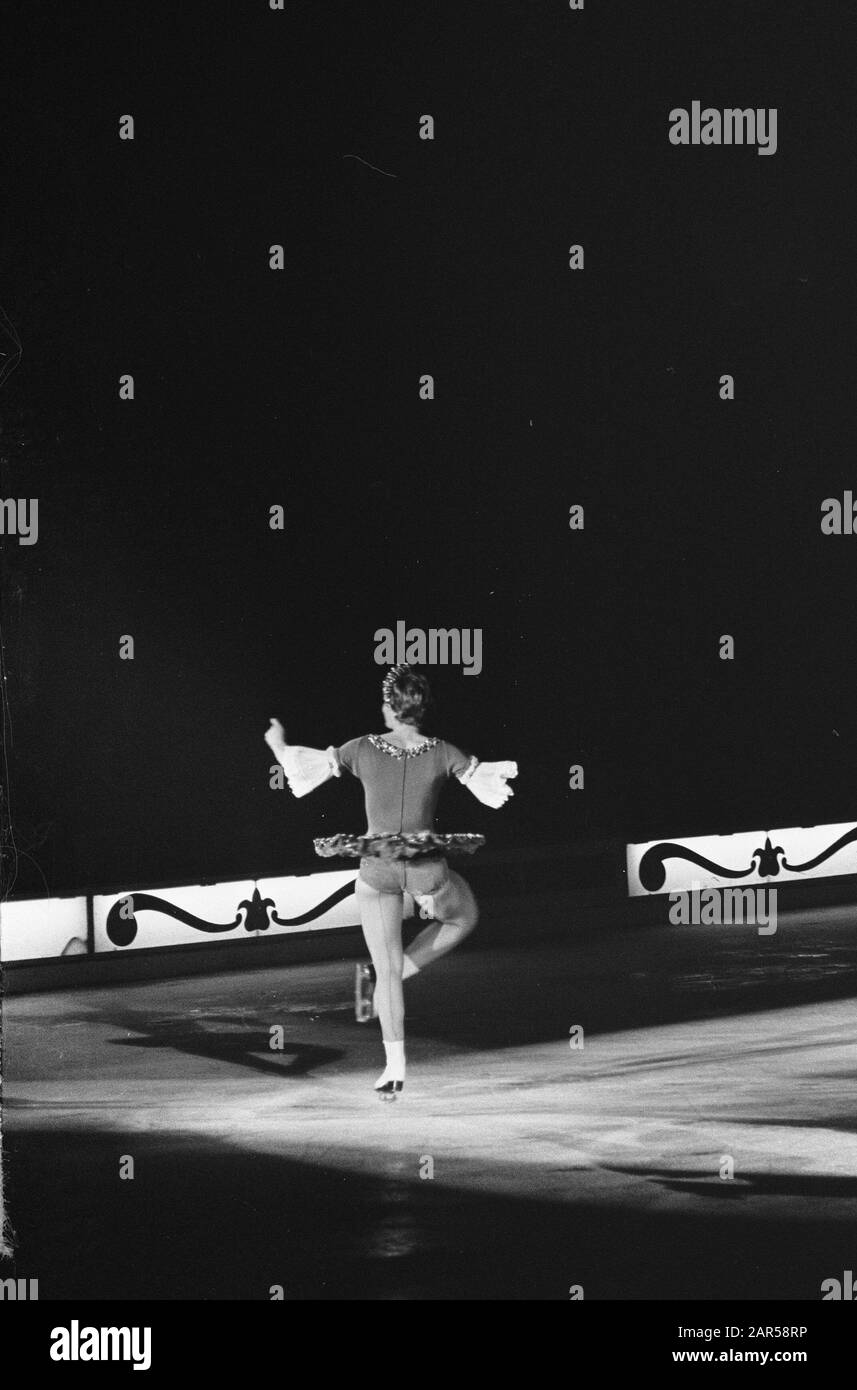 Vacances sur glace dans le bâtiment RAI, pendant le spectacle Date: 24 septembre 1964 mots clés: Art combat, montre le nom de l'établissement: Vacances Sur glace Banque D'Images