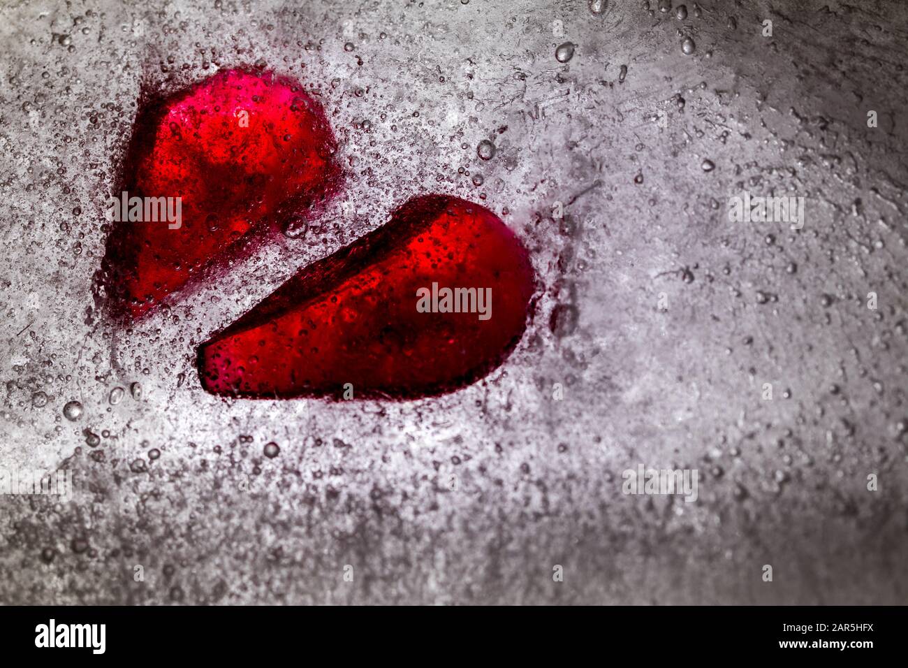 Abstrait Coeur Brise Dans La Glace Concept De Coeur Pas D Amour Photo Stock Alamy