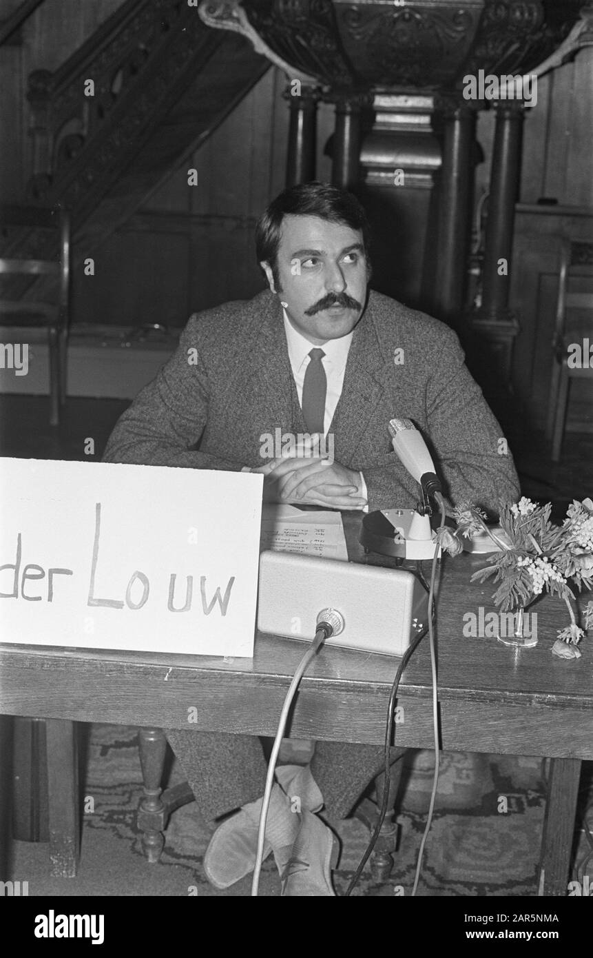 Catholic Student Days (KSD 68), Teach-In, André van der Louw Date : 2 février 1968 lieu : Amsterdam mots clés : conférences Nom personnel : Louw, André van der Banque D'Images