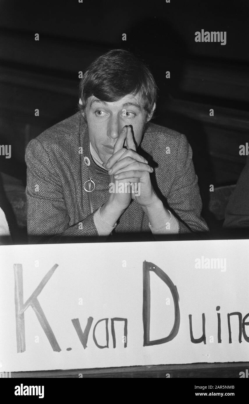 Catholic Student Days (KSD 68), Teach-In, K. van Dunes Date : 2 février 1968 lieu : Amsterdam mots clés : conférences Nom personnel : dunes, K. van Banque D'Images