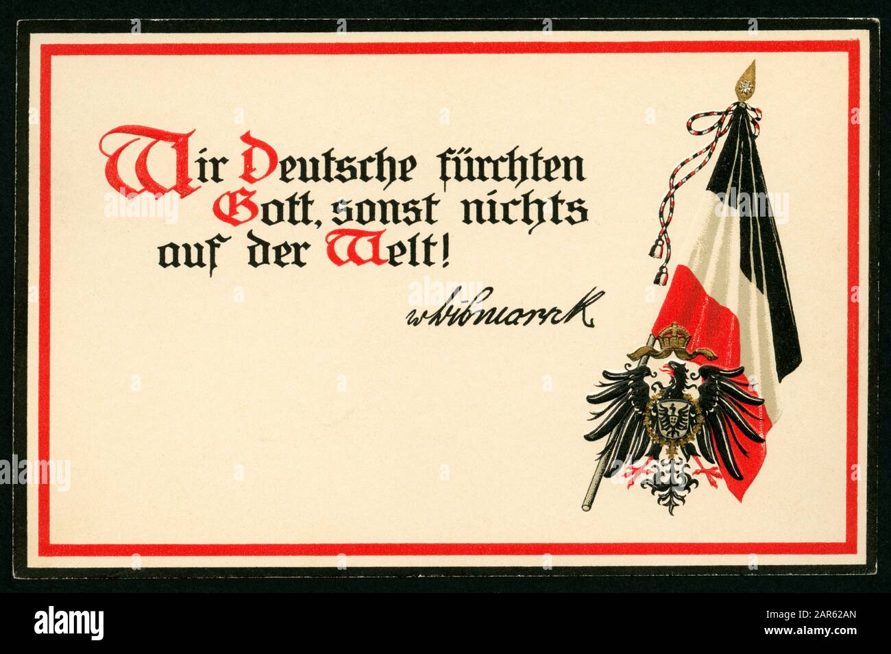 Europa, Deutschland, Schleswig-Holstein, Friedrichsruh, 1. Weltkrieg, Propaganda, patriotische Postkarte mit dem Text ' Wir Deutsche fürchten Gott, sonst nichts auf der Welt ! - von Bissmarck ' und der schwarz-weiß-roten Fahne, UM 1914 . / Europe, Schleswig-Holstein, Friedrichsruh, WW I , propagande, carte postale patriotique avec le texte ' Nous l'Allemagne Craignons Dieu, rien d'autre dans le monde ! - von Bismarck ', et le drapeau noir-blanc-rouge, vers 1914 . Banque D'Images
