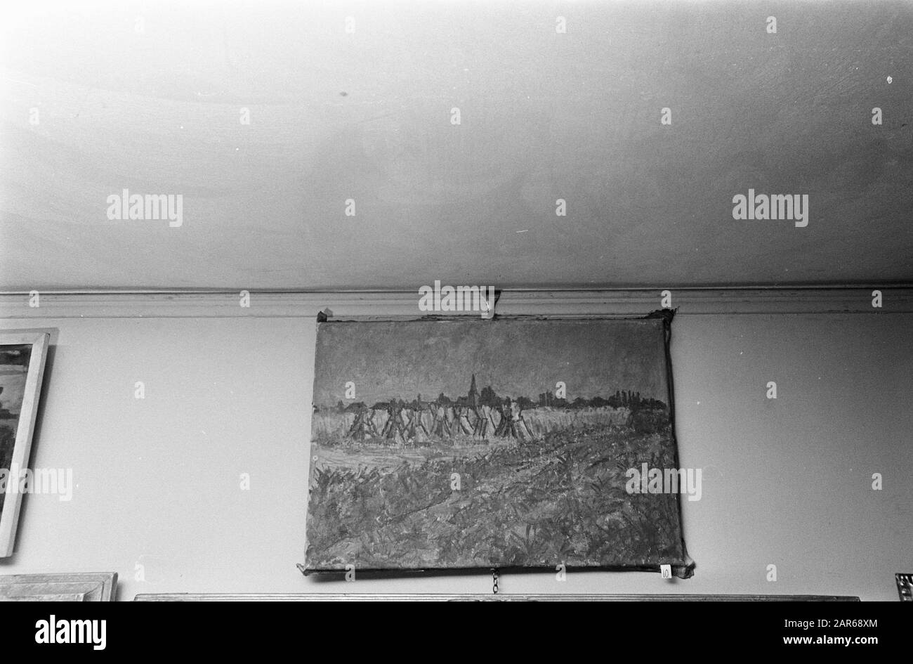 Vente aux enchères d'art dans le bâtiment de Mak van Waay à Amsterdam Korenchoven sur le territoire de Karel Appel Date: 21 février 1969 lieu: Amsterdam, Noord-Holland mots clés: Peintures Nom De La Personne: Appel, Karel, Waay, Mak van Banque D'Images