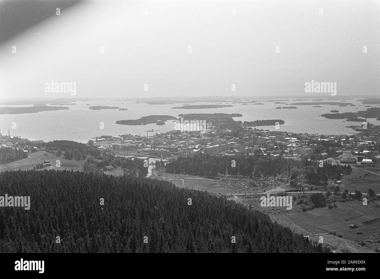 Finlande photo aérienne de la région du lac Date : 5 juillet 1967 lieu : Finlande mots clés : paysages, photos aériennes, lacs Banque D'Images