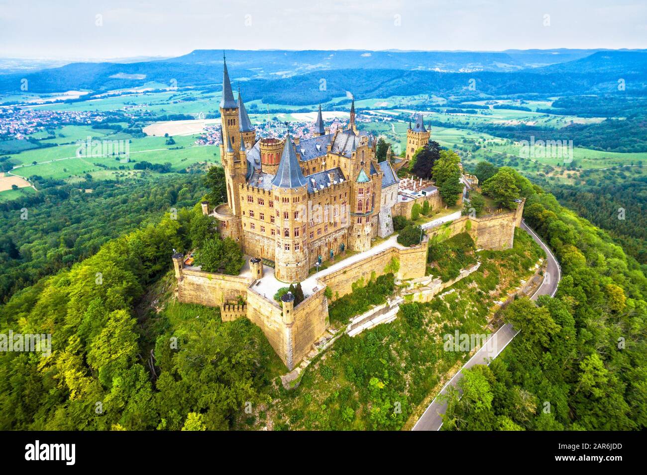 Château de Hohenzollern sur la montagne, Allemagne. Ce château est un ...