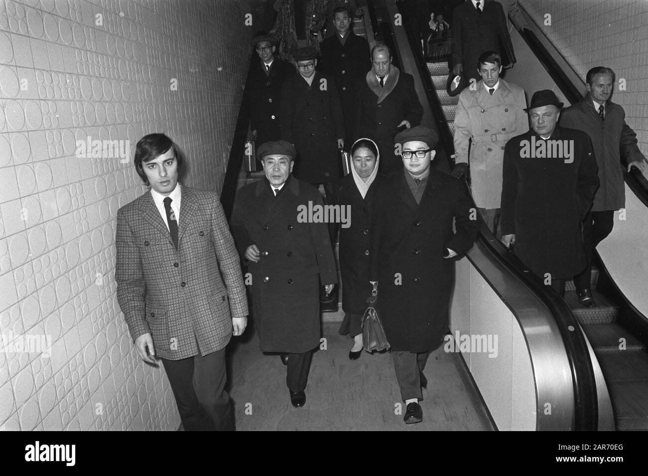 La délégation du gouvernement nord-coréen arrive à Schiphol Date : 30 novembre 1971 lieu : Noord-Holland, Schiphol mots clés : arrivées Banque D'Images