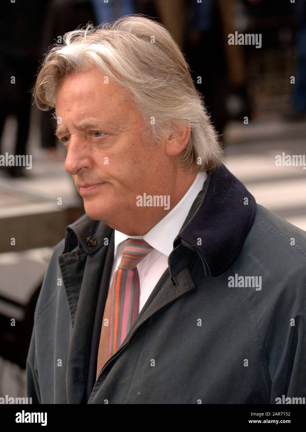 Représentant juridique de Mohamed Al-Fayed Michael Mansfield QC en 2007 arrivant à l'enquête sur la mort de la princesse Diana et Dodi Sayed à la Haute cour de Londres. Banque D'Images