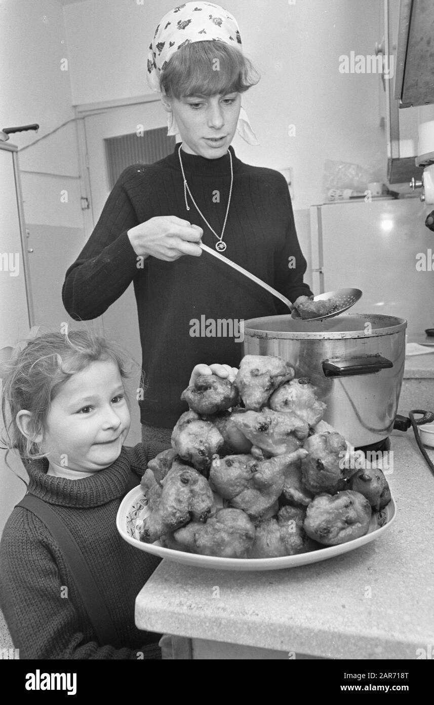 Ampoules À Huile Date De Cuisson: 28 Décembre 1966 Mots Clés: Oielbolles Banque D'Images