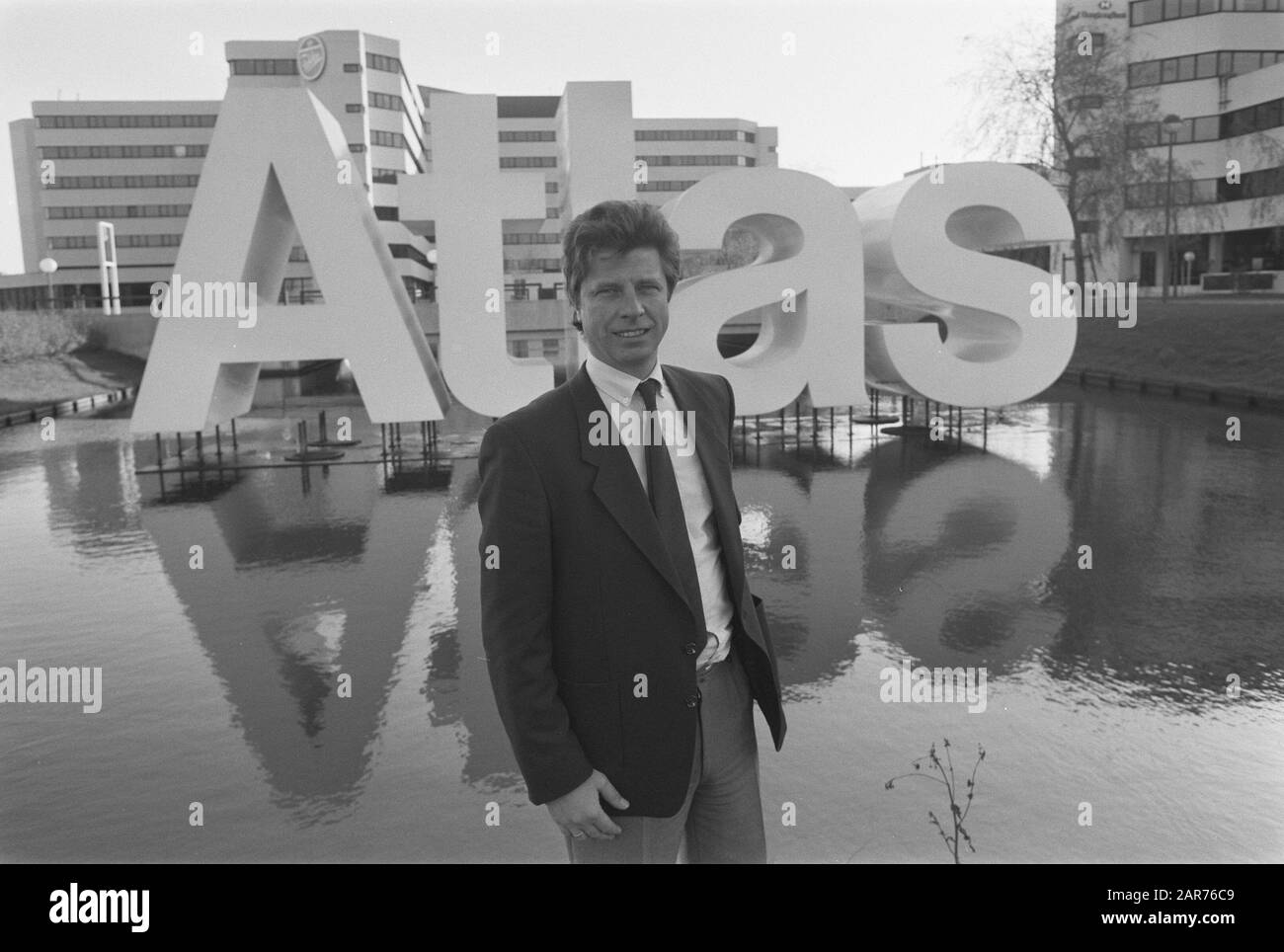 Affectation financière Dagblad; m. M. de Haan Date: 4 décembre 1987 mots clés: Portraits Nom personnel: M. de Haan Institutionname: Financière Dagblad Banque D'Images