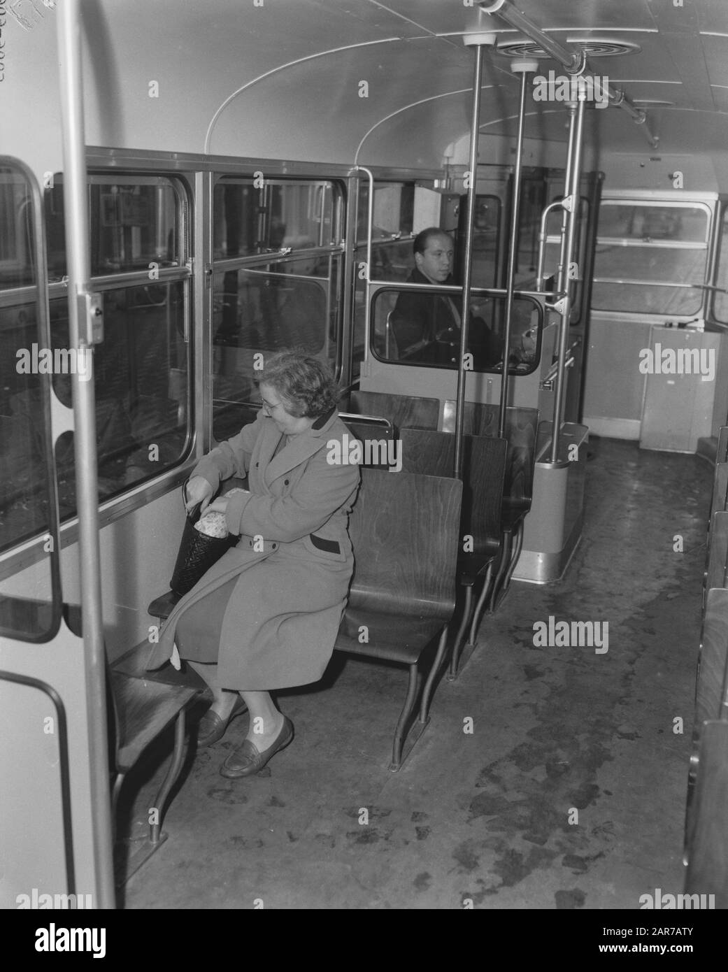 Affectations Fa. NAP à Amsterdam, sièges au tramway de Rotterdam Date : 11 octobre 1958 lieu : Amsterdam, Noord-Holland mots clés : chaises, tramways Banque D'Images