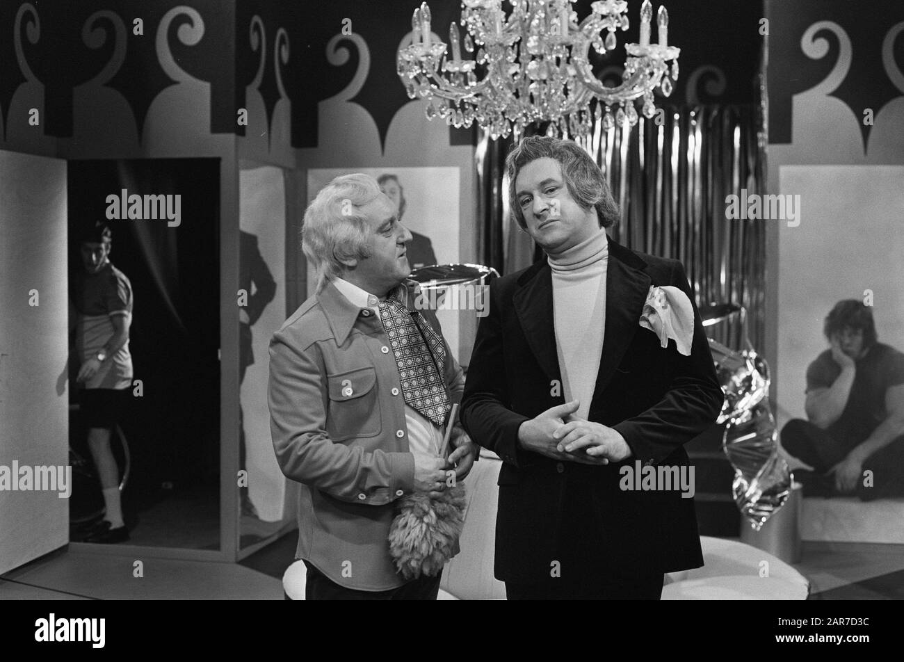 Enregistrement pour la série télévisée Mounties, avec Piet Bambergen (l) et René van Vooren Date: 21 décembre 1972 mots clés: TV-spectacles Nom personnel: Bambergen, Piet, Vooren, René van Banque D'Images Enregistrement pour la série télévisée Mounties, avec Piet Bambergen (l) et René van Vooren Date: 21 décembre 1972 mots clés: TV-spectacles Nom personnel: Bambergen, Piet, Vooren, René van Banque D'Images