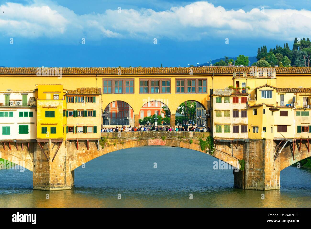 Le Ponte Vecchio sur l'Arno à Florence, Italie Banque D'Images