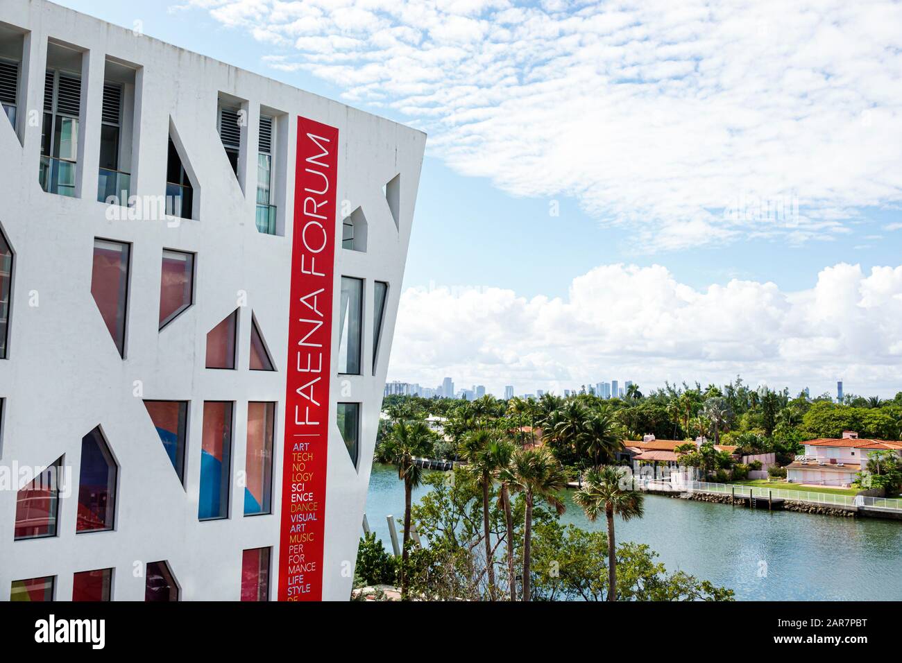 Miami Beach Florida,Collins Avenue,Faena District Forum,quartier culturel,lieu de spectacle d'événements,Office for Metropolitan Architecture OMA,contem Banque D'Images