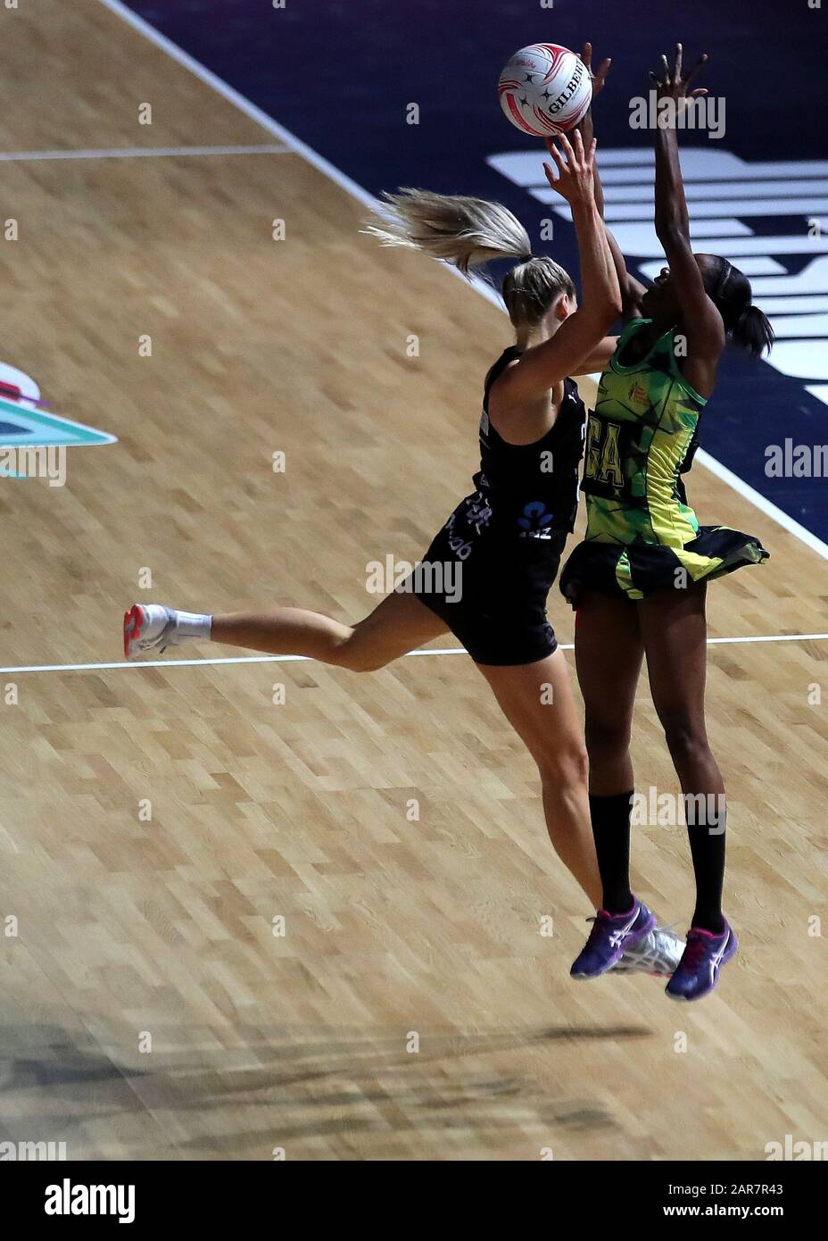 Shanice Beckford de la Jamaïque lors du match de médaille d’or de la Vitality Netball Nations Cup à la Copper Box, Londres. Banque D'Images