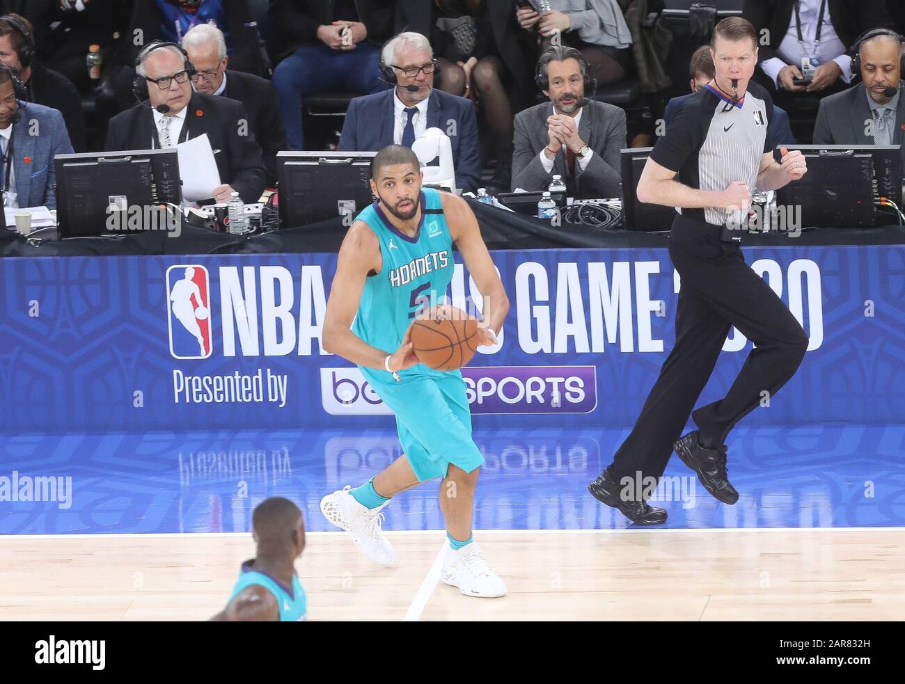 Nicolas Batum de Charlotte Hornets lors du match de basket-ball NBA Paris  Game 2020 entre Milwaukee Bucks et Charlotte Hornets le 24 janvier 2020 à  l'AccorHotels Arena de Paris, France - photo