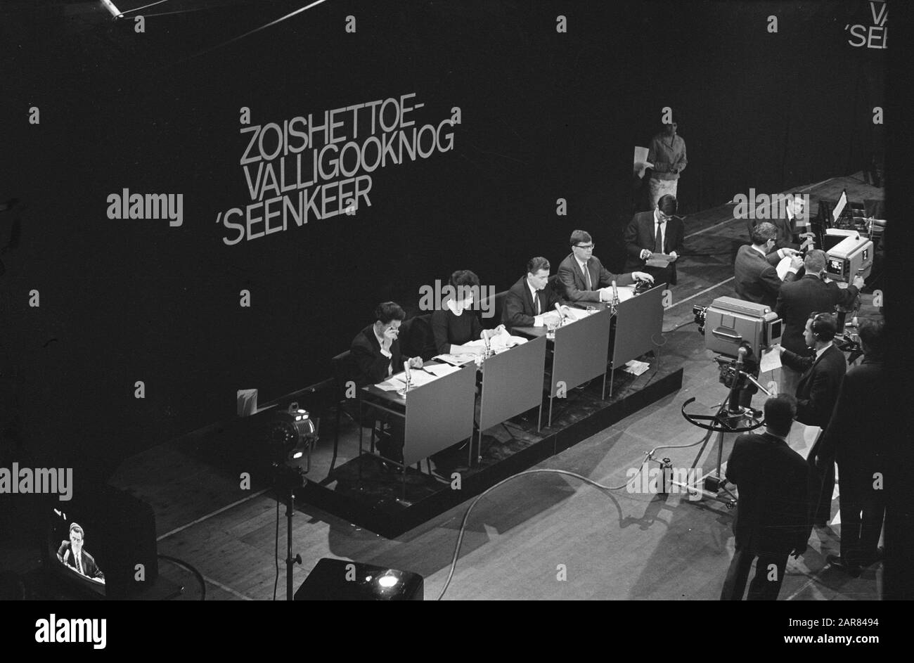 Programme Ainsi, il se produit aussi une fois de la VARA Date: Décembre 7, 1963 mots clés: Programmes TV Paramètres nom: Vara Banque D'Images