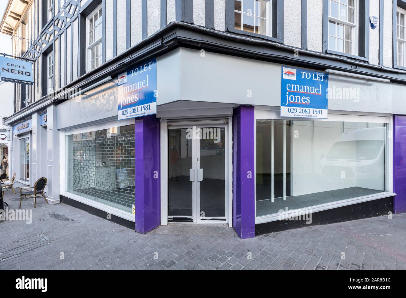 Boutique fermée à LET, Abergavenny, Pays de Galles, Royaume-Uni Banque D'Images