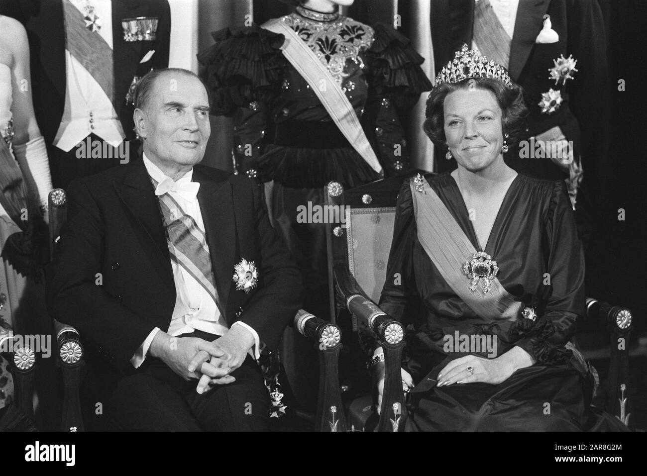 Visite d'État Président Mitterrand de France Date: 6 février 1984 mots clés: Présidents, visites d'État Nom personnel: Beatrix, princesse, Mitterrand, François Banque D'Images