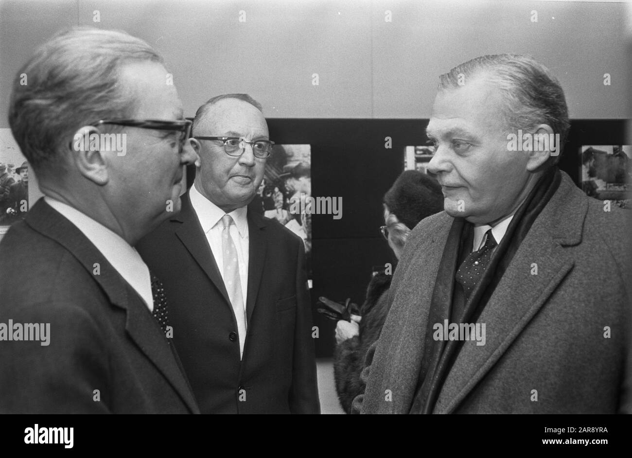 Trouw vingt-cinq ans, dans Krasnapolsky Date : 27 janvier 1968 Nom de l'institution : Trouw Banque D'Images