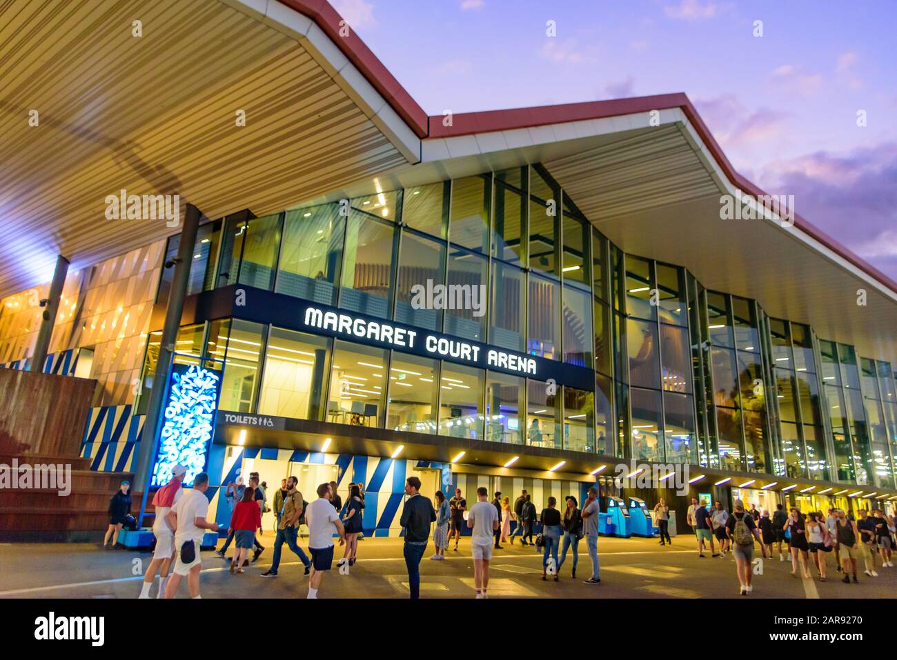 Margaret court Arena pour l'Australian Open 2020 au coucher du soleil, un lieu de tennis au Melbourne Park, Melbourne, Australie Banque D'Images