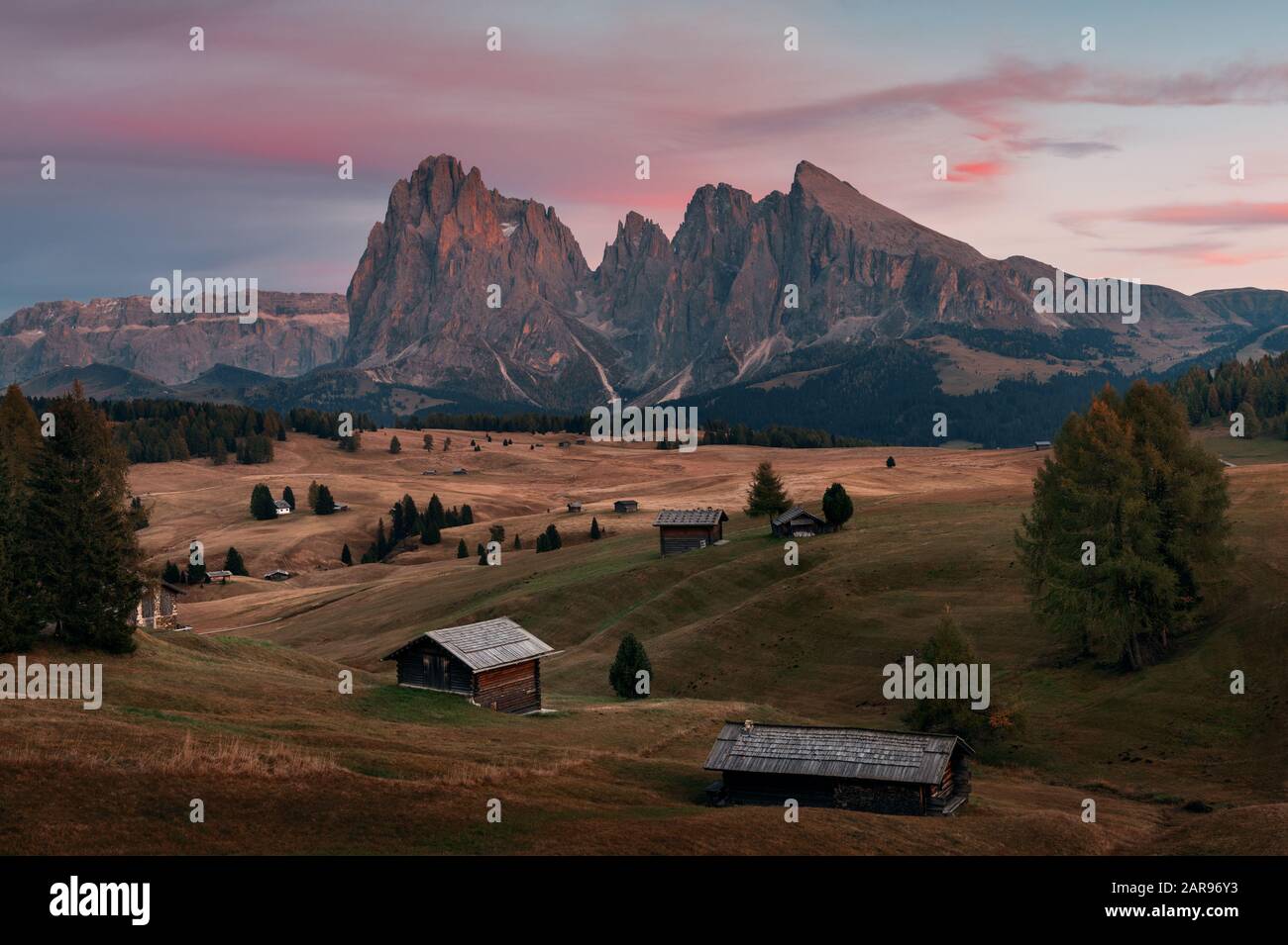 Dolomites lever de soleil paysage naturel en Italie du Nord Banque D'Images