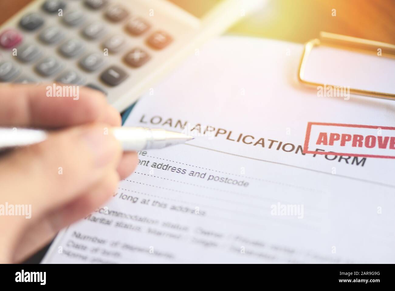 Calculateur de prêt financier ou prêt pour l'accord de demande de prêt de  voiture et de maison / concept d'approbation de prêt Photo Stock - Alamy