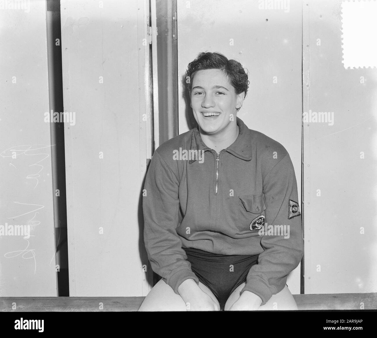 Compétitions nationales de natation à Rotterdam, Ria Vonk 100 m papillon Date: 9 janvier 1954 lieu: Rotterdam, South-Holland mots clés: Natation matches Nom personnel: Ria Vonk Banque D'Images