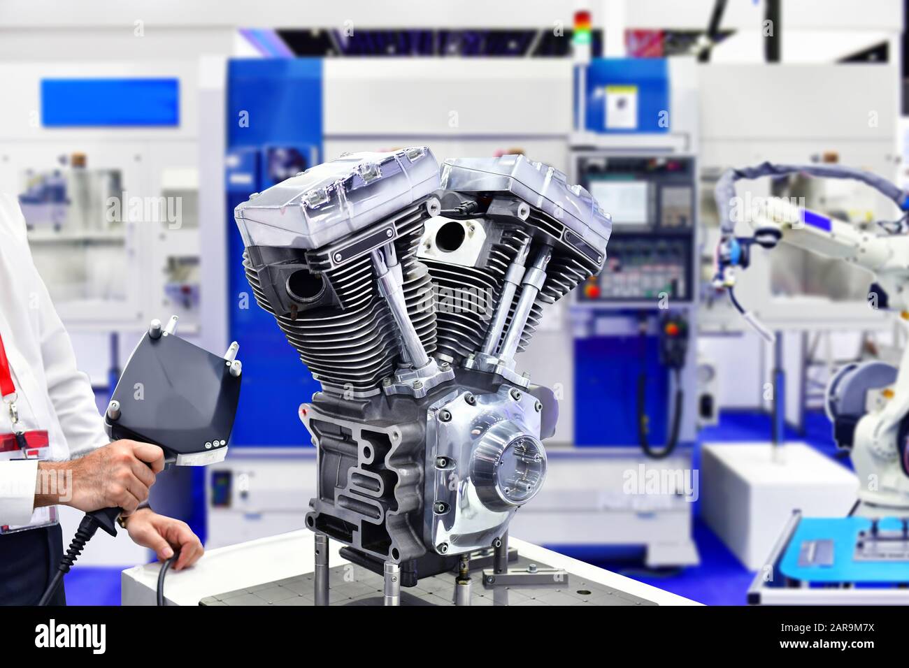 Lecteur laser portable en 3 dimensions, mesure de la précision du moteur Dans l'usine industrielle Banque D'Images