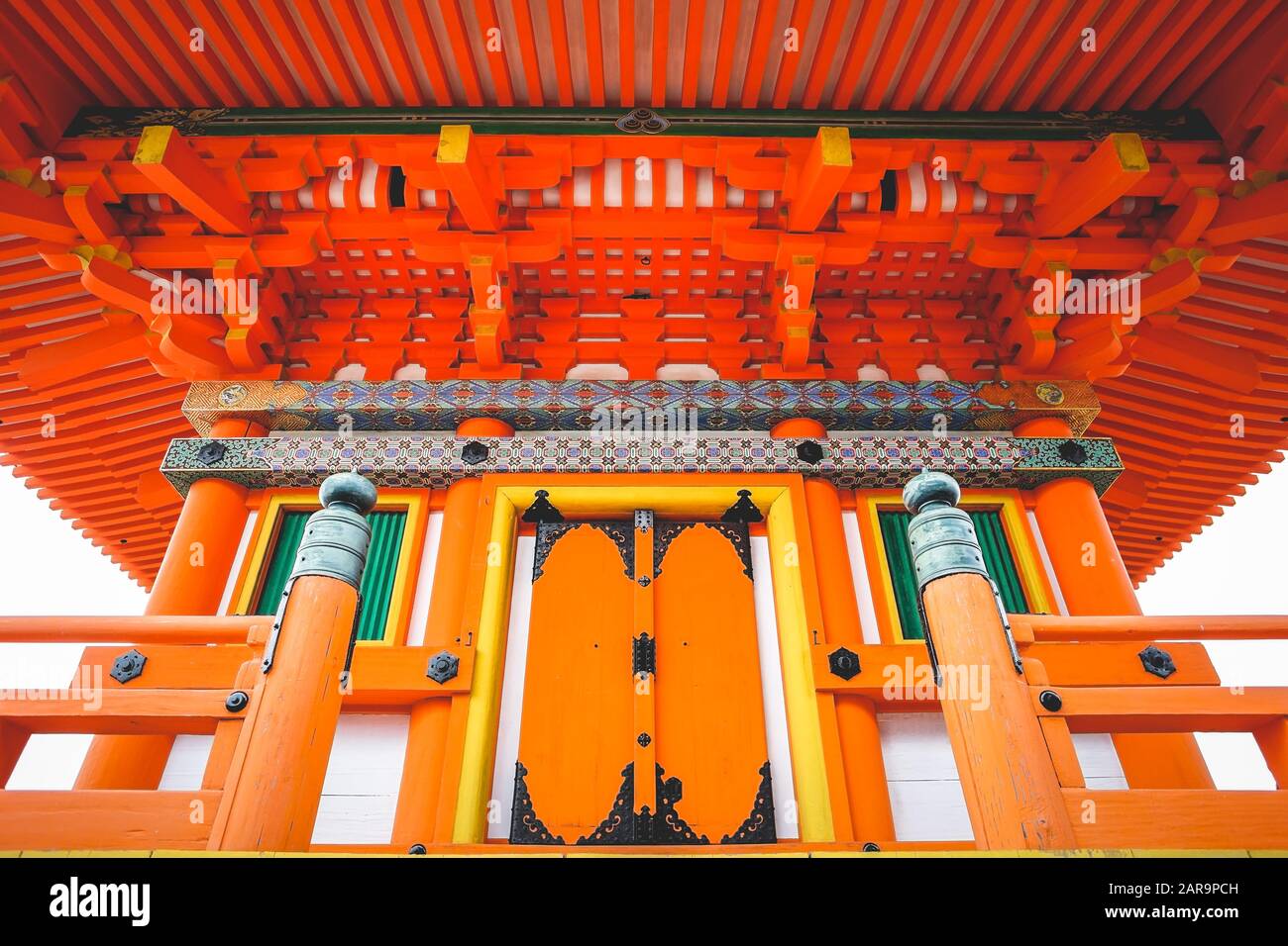 Kyoto, Japon - 17 décembre 2019 : architecture japonaise au temple de Kiyomizu-dera, Kyoto, Japon. Banque D'Images