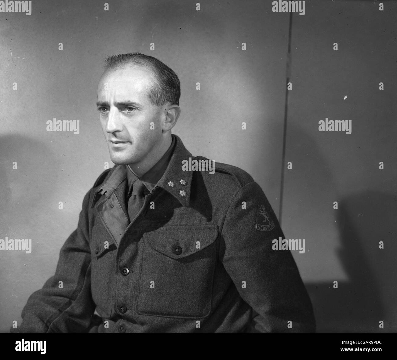 P [Portraits/Persons]/Anefo London series Captain J.A. of Wooden Annotation: Sous-chef du Service d'information du gouvernement. Chef du Département des nouvelles Date: 1944 lieu: Grande-Bretagne, Londres mots clés: Officiers, portraits, seconde Guerre mondiale Nom personnel: Houten, J.A. of Banque D'Images