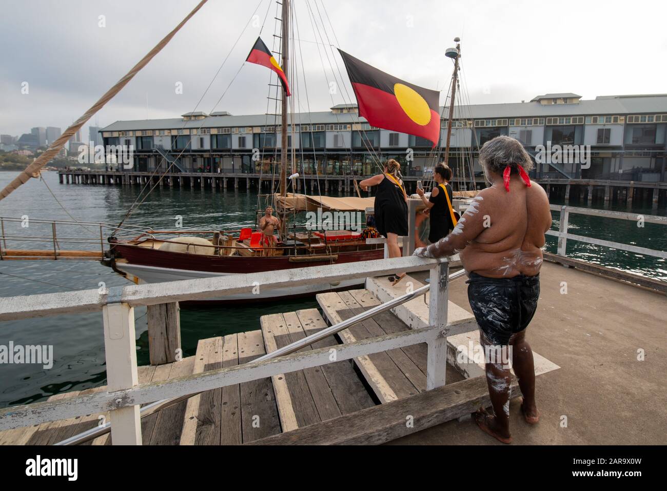 Description : Sydney, Nouvelle-Galles du Sud, Australie, 26 janvier 2020 : les Australiens célèbrent la plus ancienne culture vivante au monde dans la Réserve de Barangaroo, à Sydney. Banque D'Images