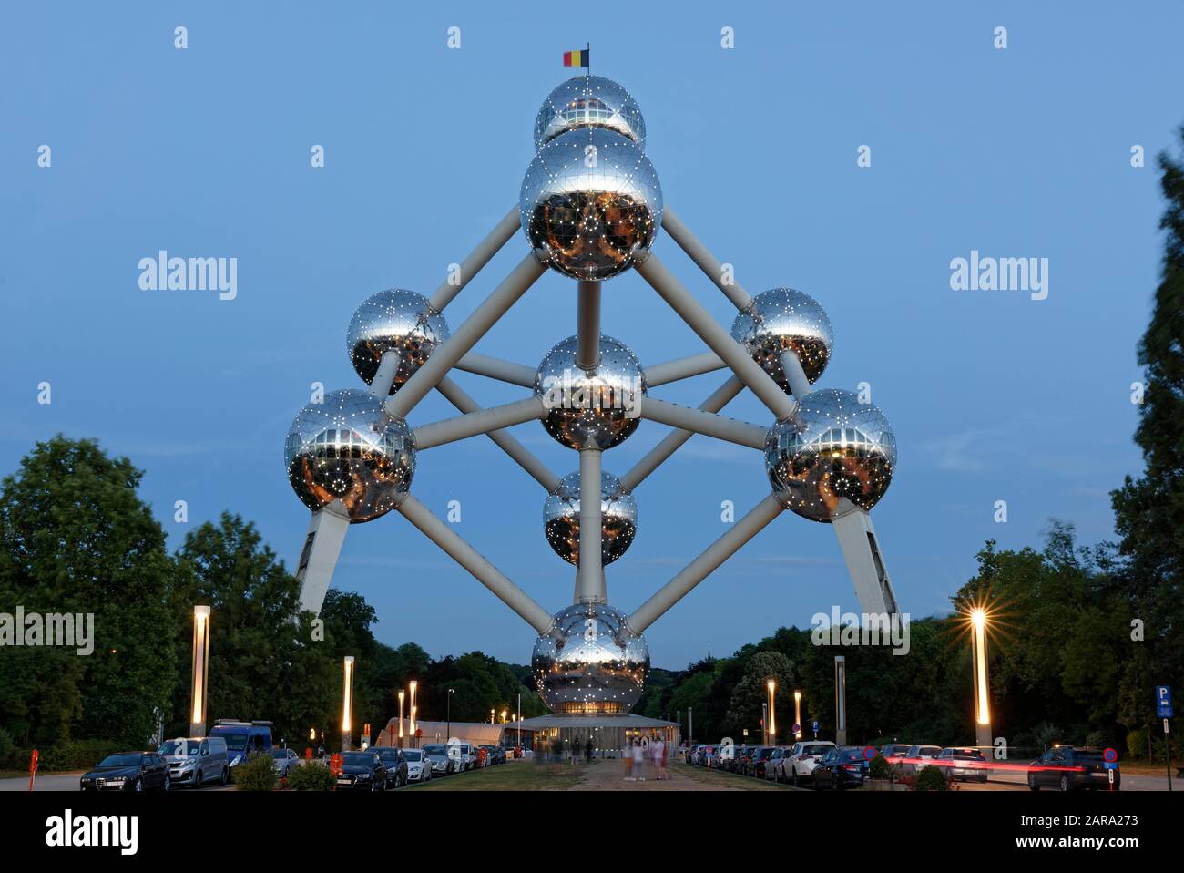Atomium Éclairé, Blue Hour, Bruxelles, Flandre, Belgique Banque D'Images