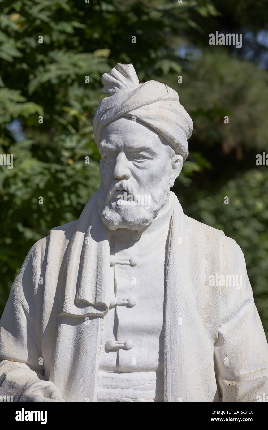 Buste du poète Firdausi (Abu l-Qasem-e Ferdousi) à sa tombe dans la ville De Tus près de Mashad en Iran, prise le 15 juin 2017. Il est l'auteur du monumental Schahname (Livre des Rois allemand), qui comprend environ 60 000 versets, l'épopée nationale du monde persien. | utilisation dans le monde entier Banque D'Images