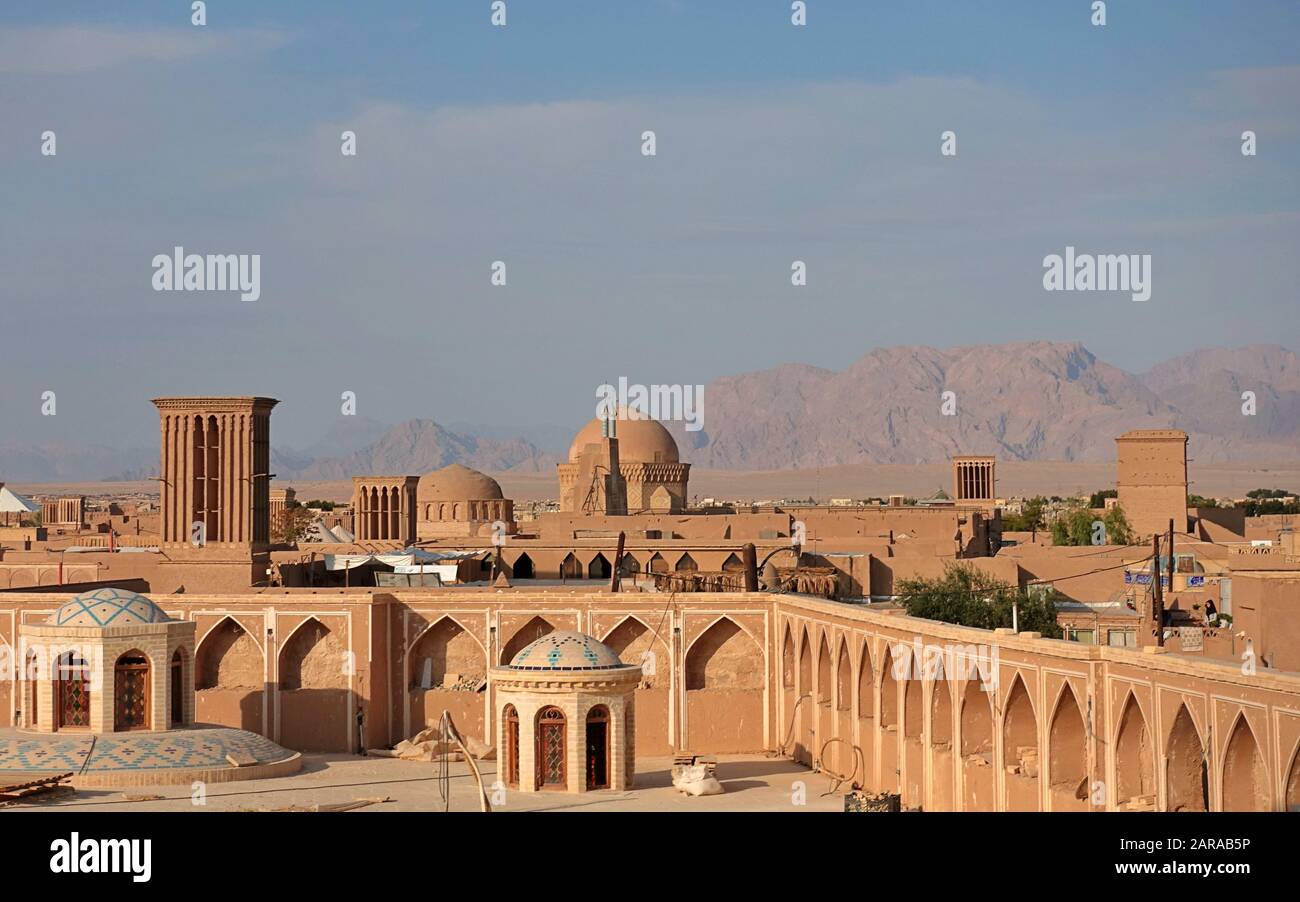 Une ville persane dans le désert - Yazd la ville des coupe-vent Banque D'Images