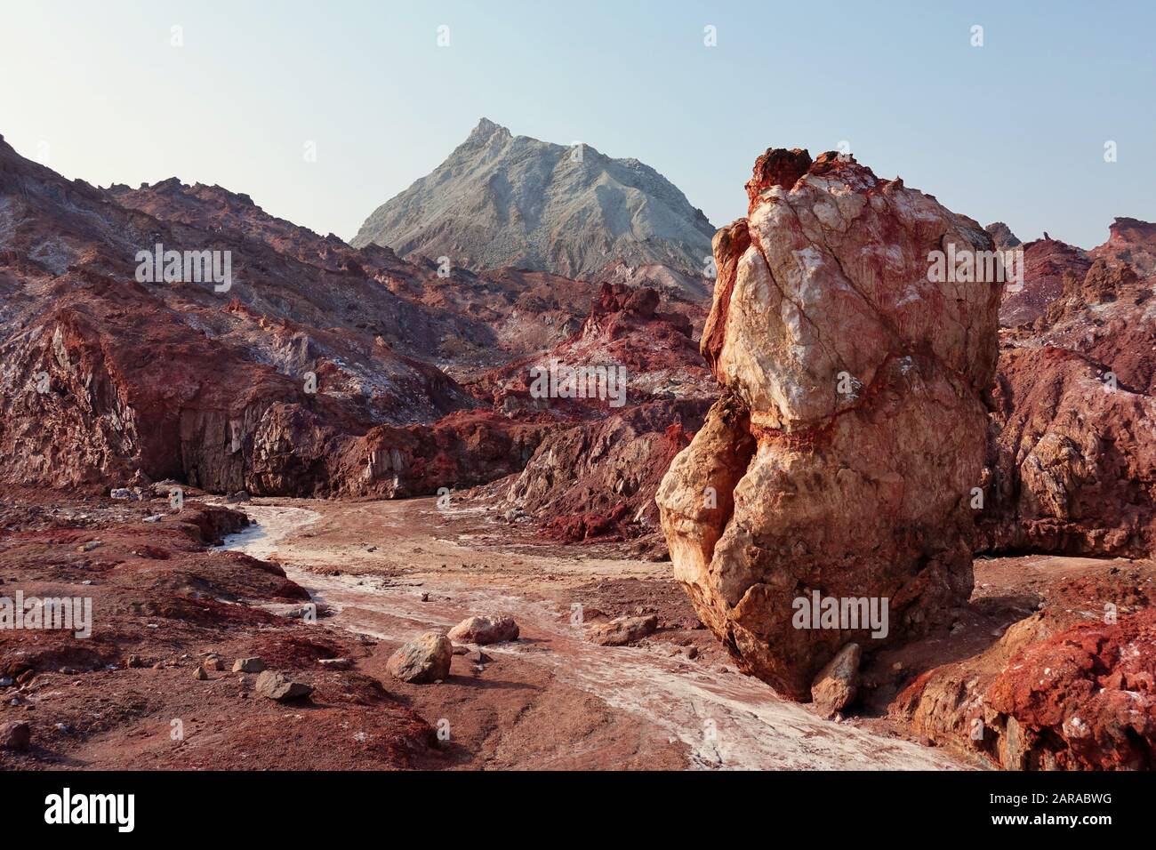 Big Red rock à Rainbow Valley | Île Hormoz, Iran Hormoz Island Banque D'Images