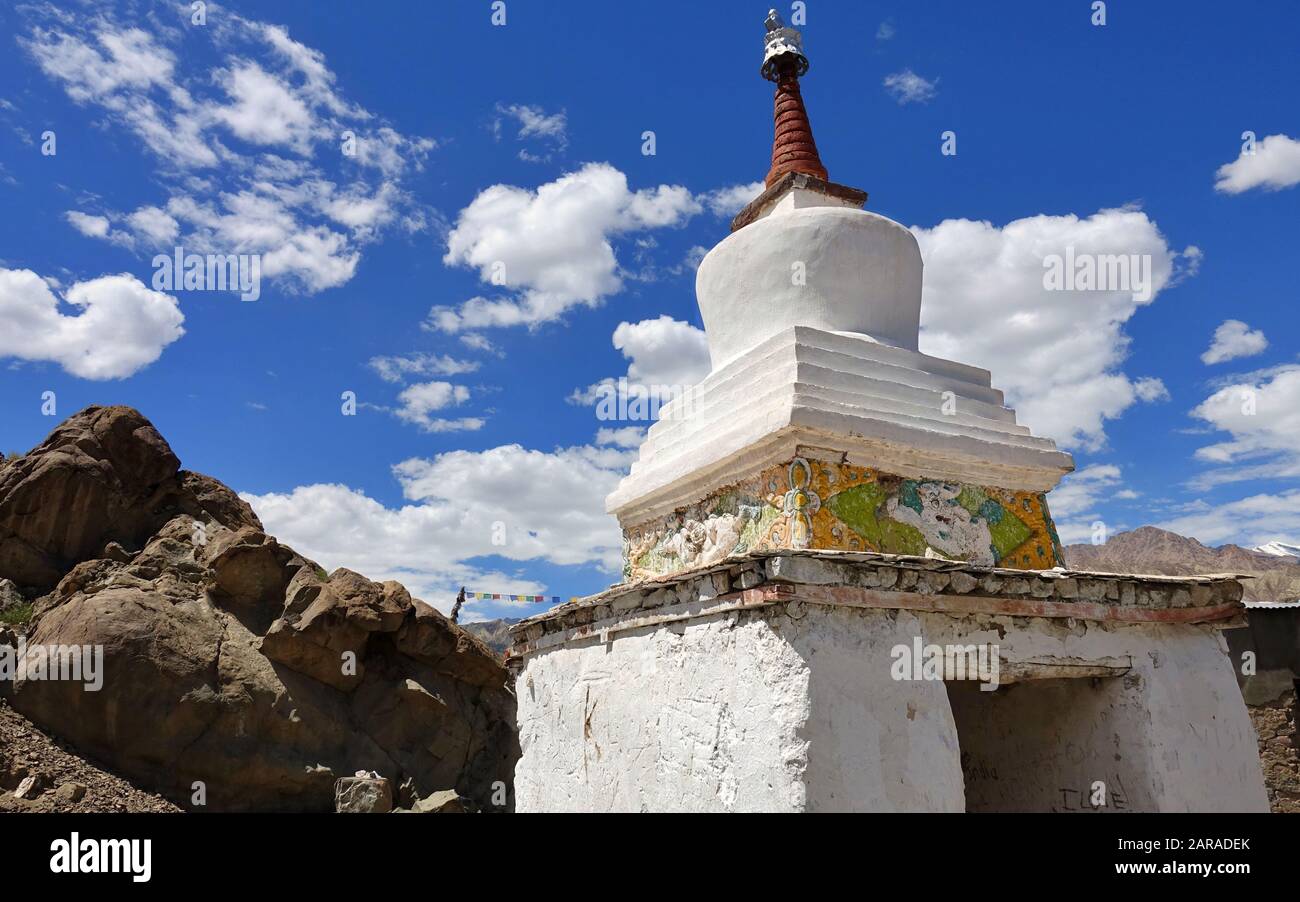 Gompa au monastère de Lamayuru ou de Yuru un monastère bouddhiste tibétain à Lamayouro, district de Leh, Ladakh, Inde - 2019 Banque D'Images