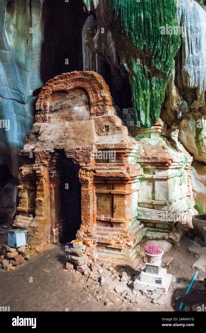 L'époque Funan cave temple hindou à Phnom Chhnork dans la campagne près de Kampot, Cambodge Banque D'Images