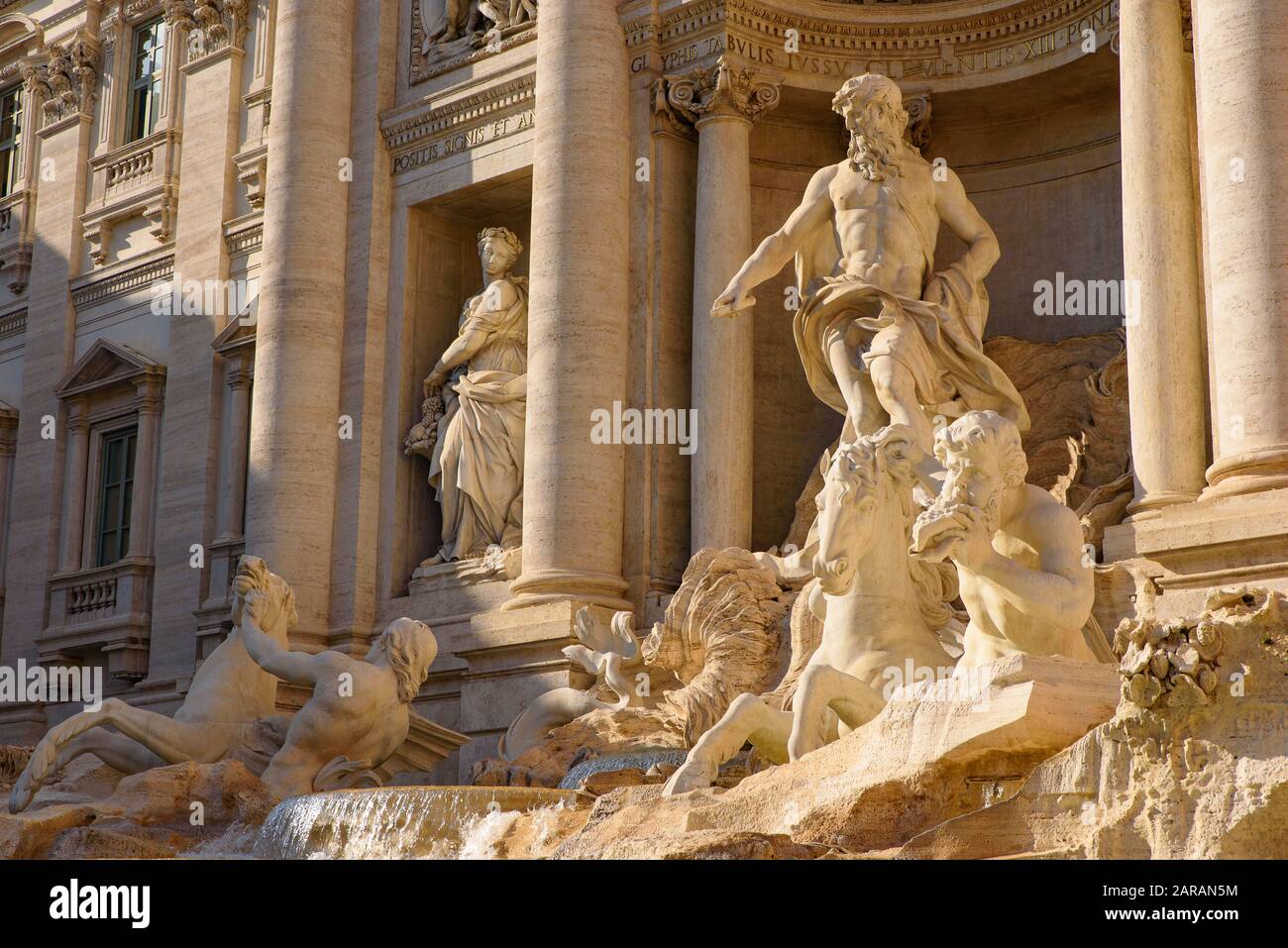 Fontaine de Trévi, l'une des fontaines les plus célèbres au monde, à Rome, en Italie Banque D'Images