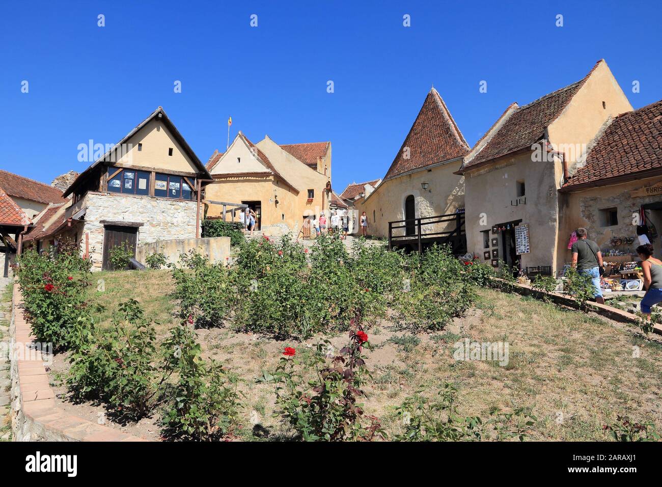 La Transylvanie, Roumanie - 21 août 2012 : Visite du château de Rasnov en Transylvanie, région de Roumanie. La Citadelle de Rasnov est une cité médiévale classée monument historique Banque D'Images