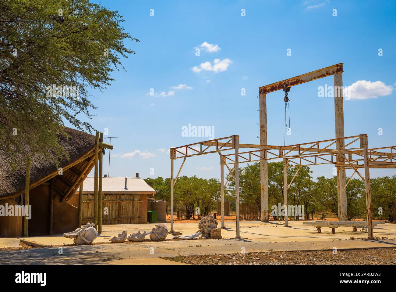 Ancien abattoir d'éléphants à l'Olifantsrus Camp dans le parc national d'Etosha, Namibie Banque D'Images