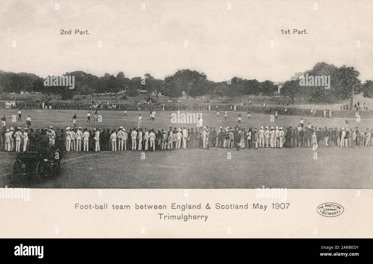 Match de football entre l'Angleterre et l'Ecosse - Tirumalagiri (Trimulgherry), une grande banlieue de Secunderabad, Inde. Date : 1907 Banque D'Images