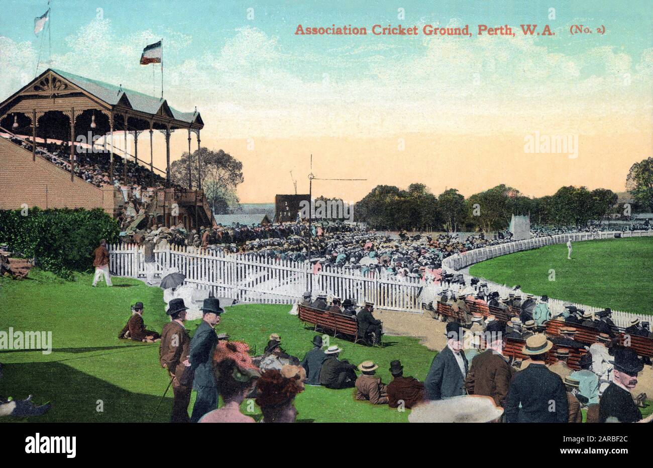 Association Cricket Ground, Perth, Australie occidentale, avec une foule de spectateurs regardant un match. Banque D'Images