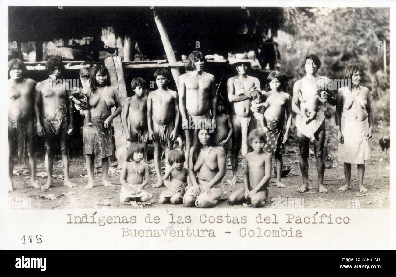 Photographie de villageois d'une tribu indigène (Indiens Buscaja) de la région de la côte pacifique colombienne - Buenaventura, Colombie. Banque D'Images