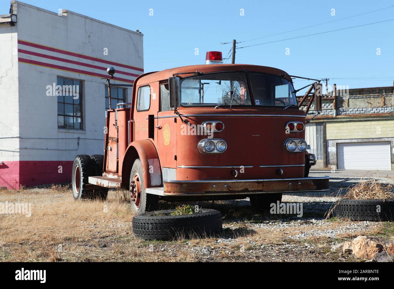 Camion d'incendie américain vintage rouillé, route 66, Amérique Banque D'Images