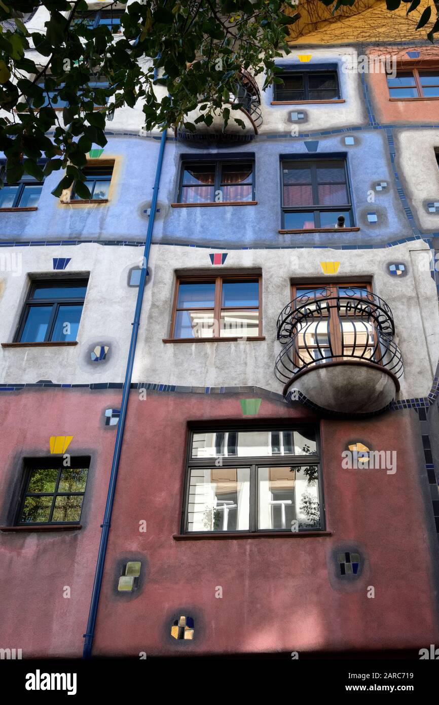Détails De La Kunst Haus, Wien, Musée Hundertwasser, Art House Hundertwasser Conçu Par Friedensreich Hundertwasser, Vienne, Autriche Banque D'Images
