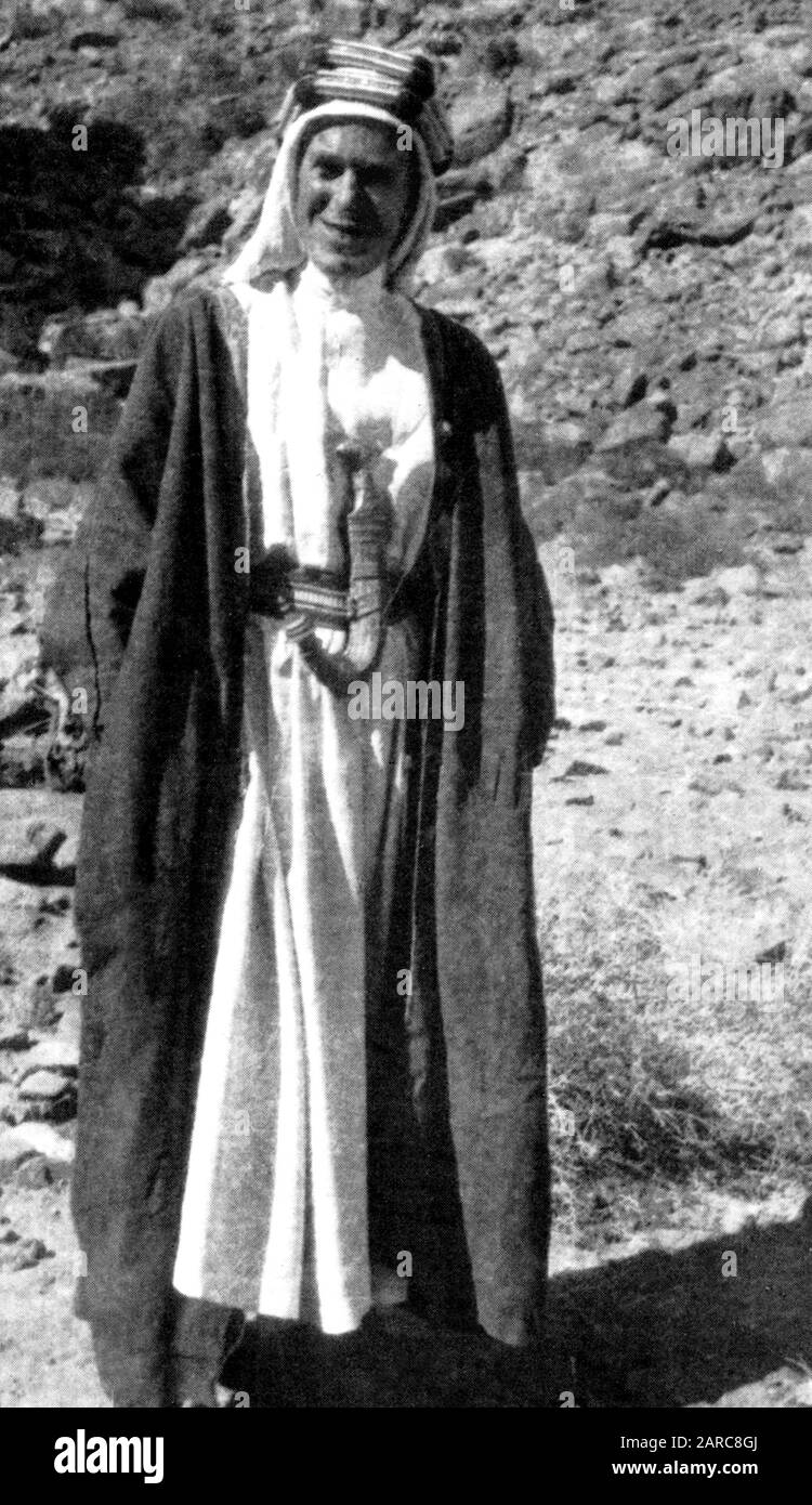 T.E.Lawrence. Lawrence d'Arabie en robe arabe, 1917 Banque D'Images
