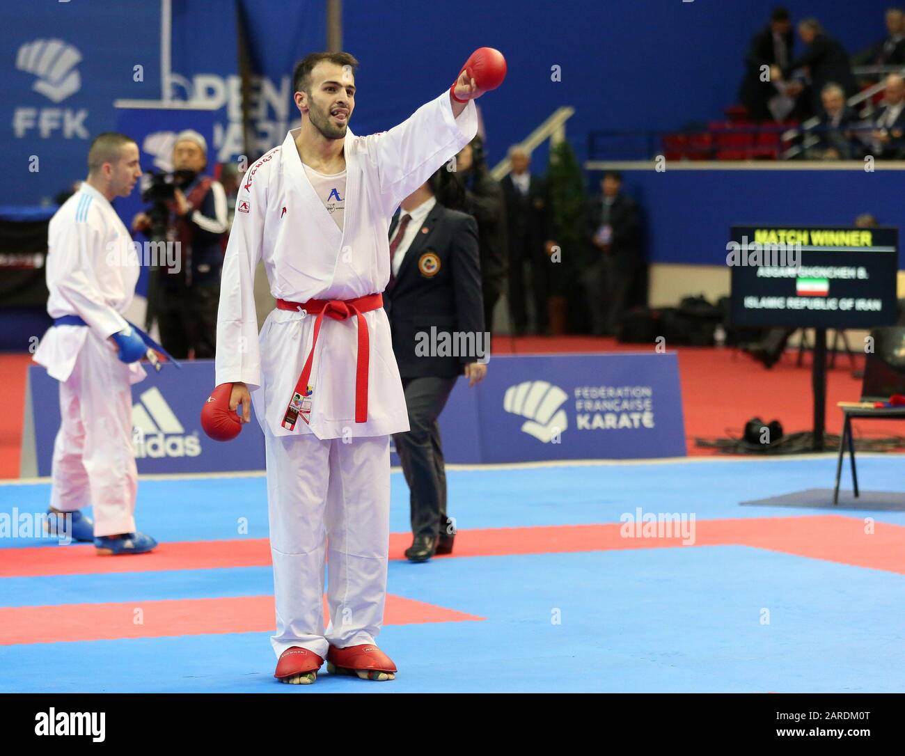 Paris, France . 26 janvier 2020. Ghoncheh Asgari (Iran) remporte la finale de la Kumite masculine -75 kg (crédit photo : Mickael Chavet/Alay Live News Banque D'Images
